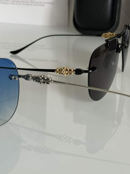 Picture of Chrome Hearts Sunglasses _SKUfw73585642fw